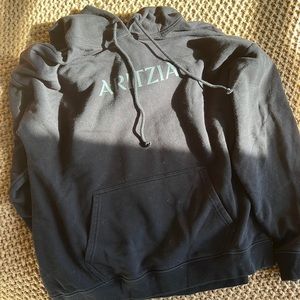 Black aritzia hoodie